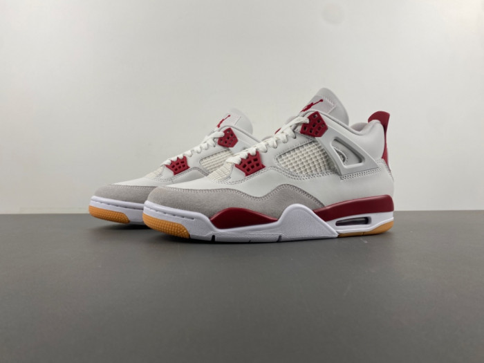 Air Jordan 4 X Nike SB Retro SP ''Varsity Red''DR5415-106
