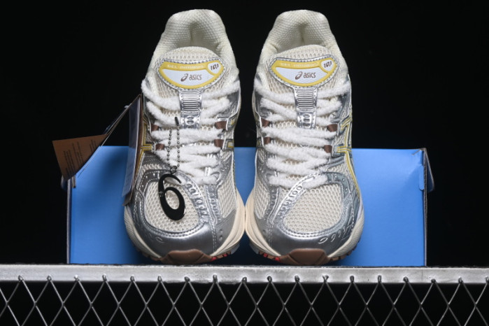 As*ic*s Gel-Nimbus 10.1 Vandy The Pink Atmos 1203A865-752