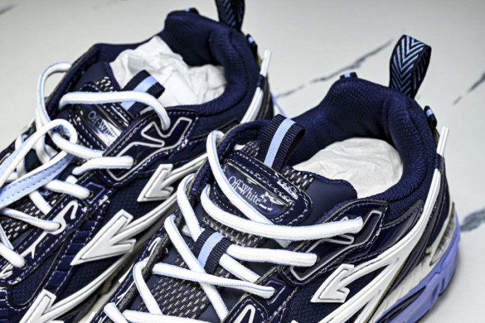 Off-White c/o Virgil Abloh