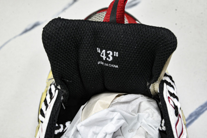 Off-White c/o Virgil Abloh