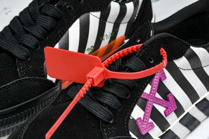 Off-White c/o Virgil Abloh