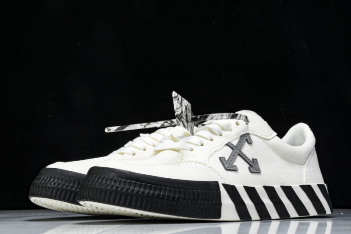 Off-White c/o Virgil Abloh