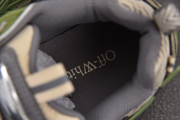 Off-White c/o Virgil Abloh