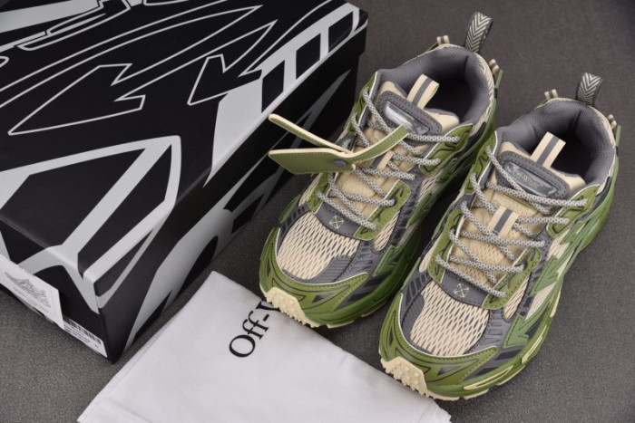 Off-White c/o Virgil Abloh