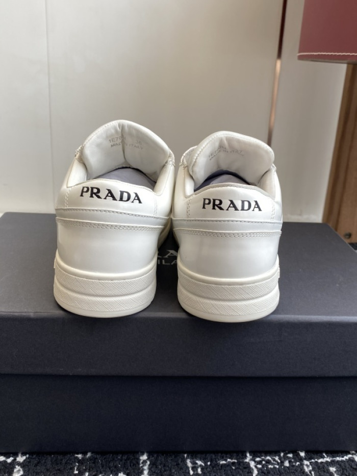 Pra*a SNEAKER