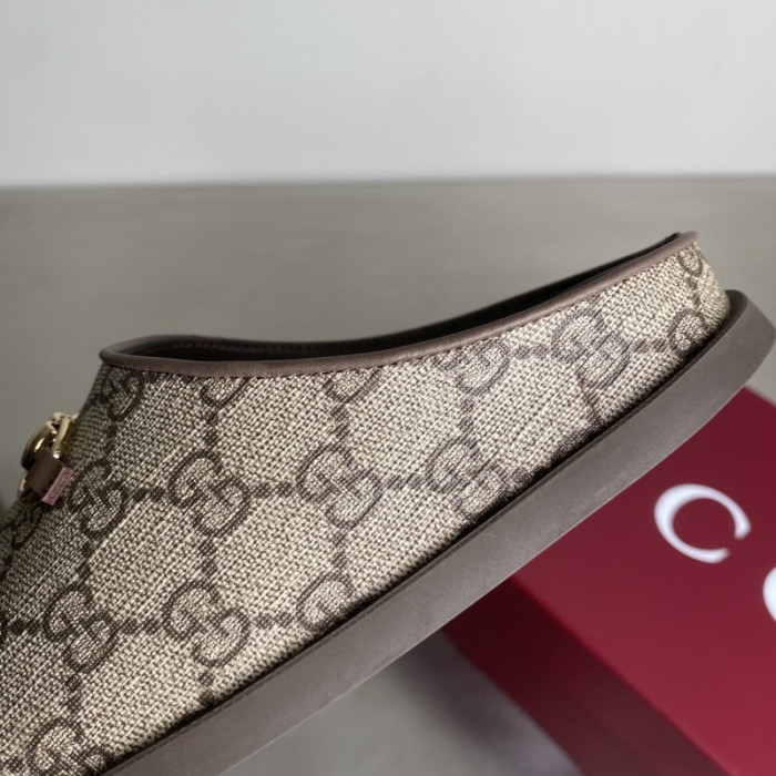 G*u*i SANDALS D06674