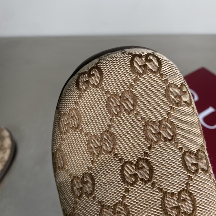 G*u*i SANDALS D06671