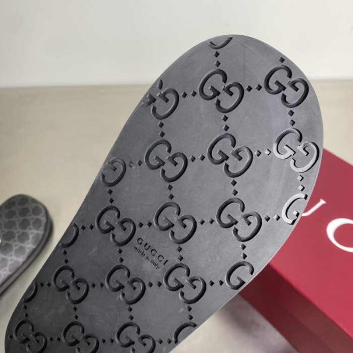 G*u*i SANDALS D06672