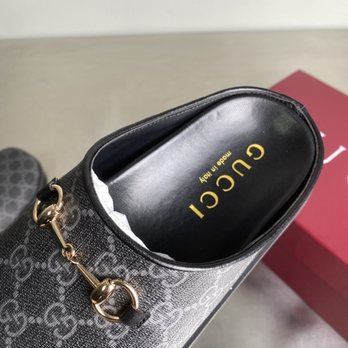 G*u*i SANDALS D06672