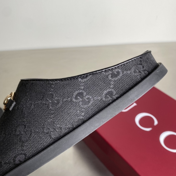 G*u*i SANDALS D06673