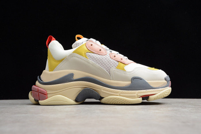 Ba*len*cia*ga triple s w09o5 9030