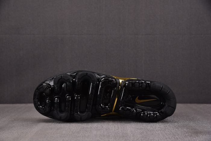 Nike Air VaporMax Plus Black Anthracite Metallic Gold 924453-007