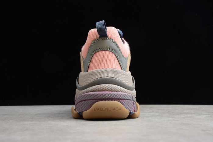 Ba*len*cia*ga triple s w09o5 9029