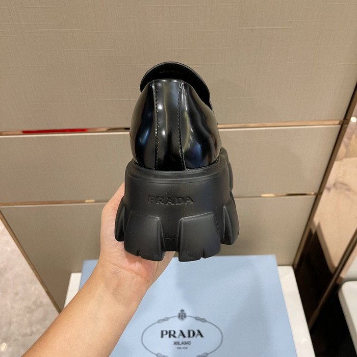 pra*a loafers p025