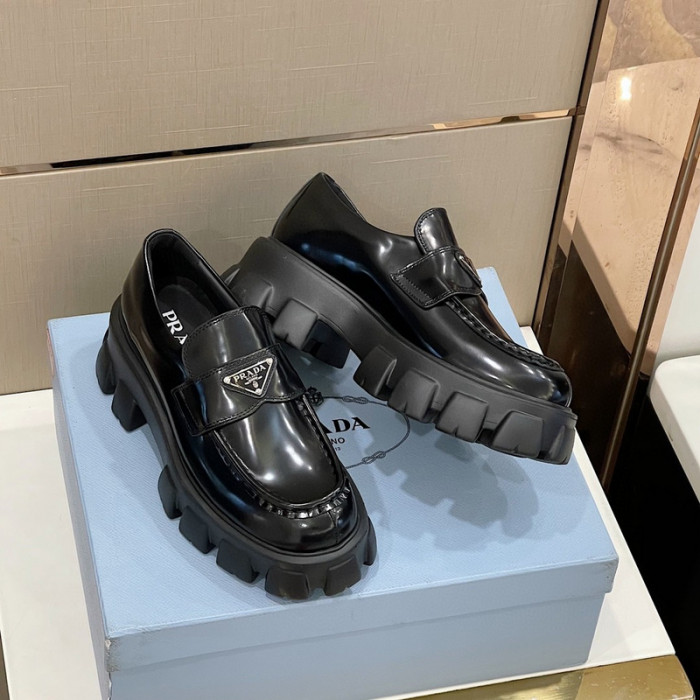 pra*a loafers p025