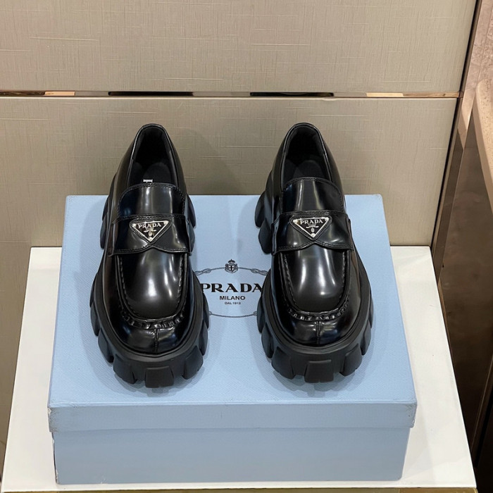pra*a loafers p025