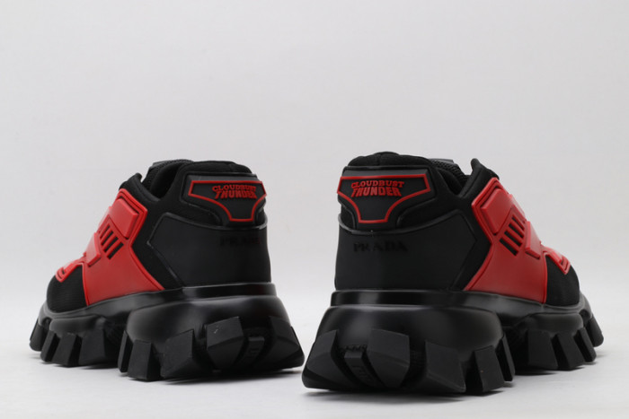 pra*a sneaker p020