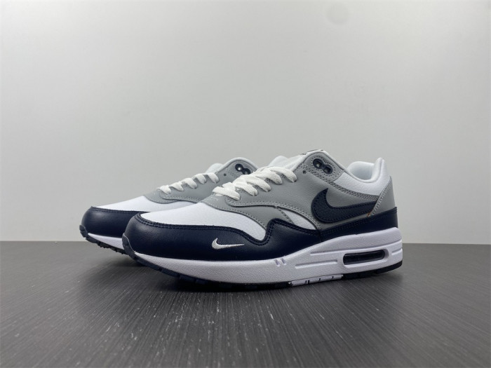 l0vt sneakers