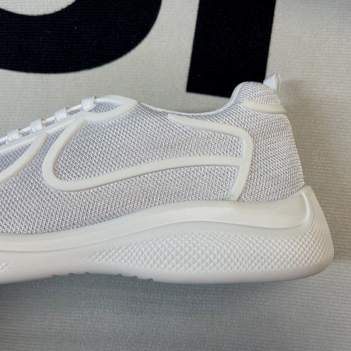 pra*a sneaker p050