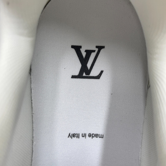 l0vt sneakers