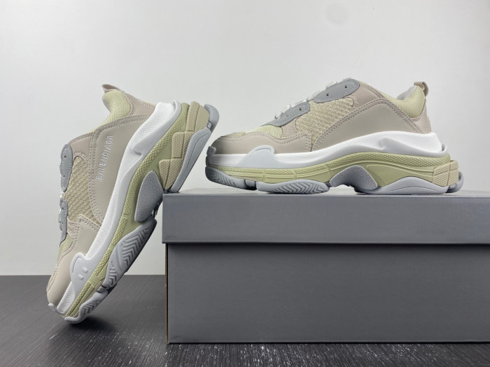Ba*len*cia*ga triple s sneaker w2fw4 9790