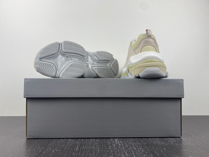 Ba*len*cia*ga triple s sneaker w2fw4 9790