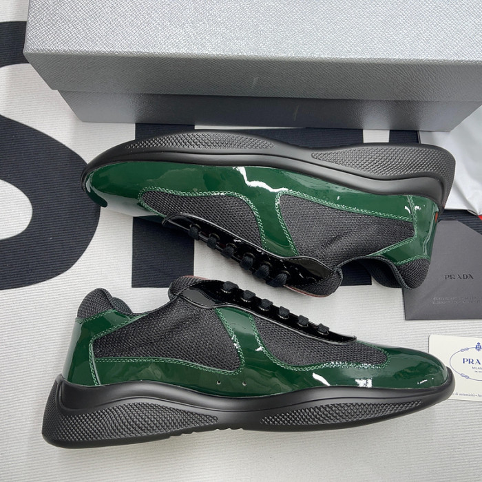 pra*a sneaker p047