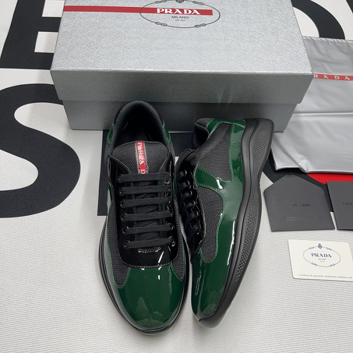 pra*a sneaker p047