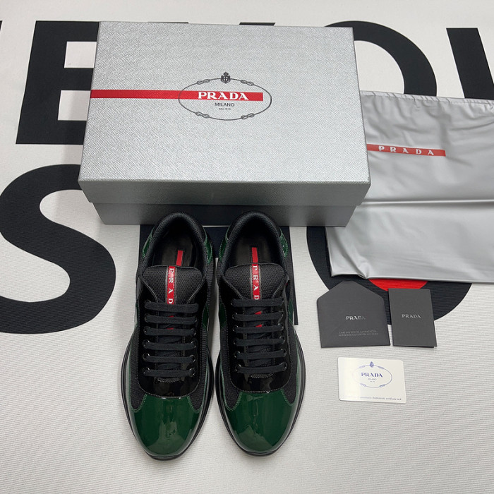 pra*a sneaker p047