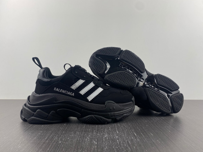 Ba*len*cia*ga triple s sneaker w2fw1 1004
