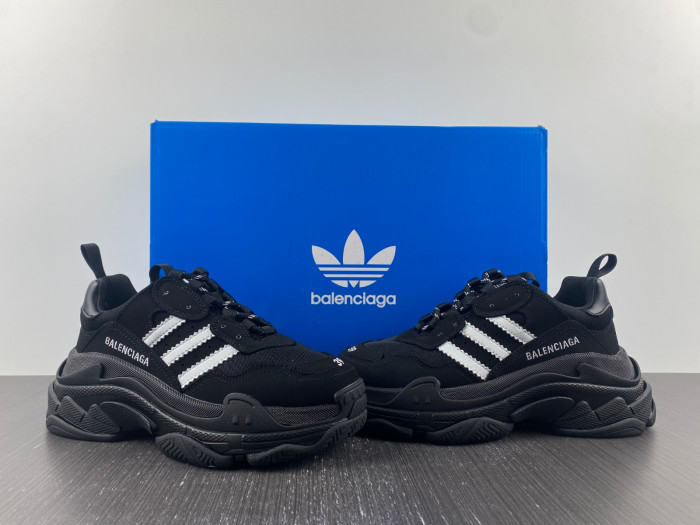 Ba*len*cia*ga triple s sneaker w2fw1 1004