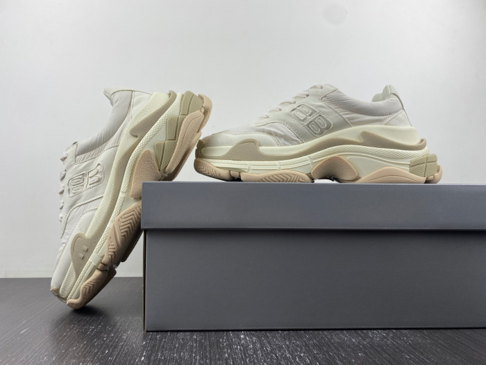 Ba*len*cia*ga triple s sneaker w3cu2 9798