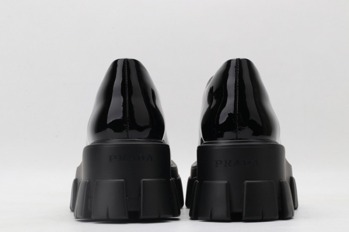 pra*a loafers p031