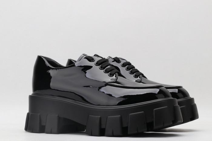 pra*a loafers p031