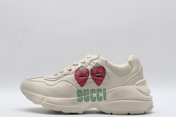 g*u*i ace embroidered low-top sneaker e2355
