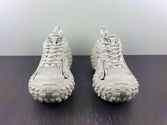 Ba*len*cia*ga defender trainers w2raa 9110