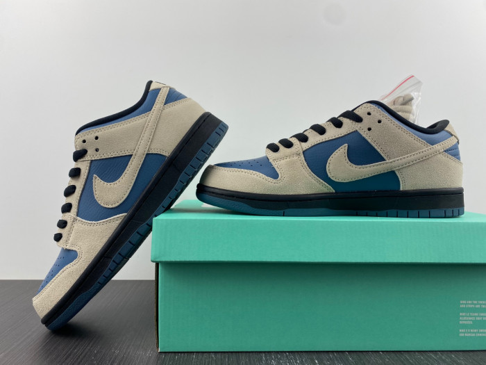 nike dunk low light cream thunderstorm bq6817-200