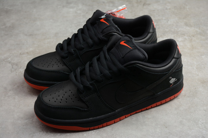 nike sb dunk low black pigeon 883232-008