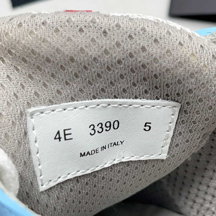 pra*a sneaker p073