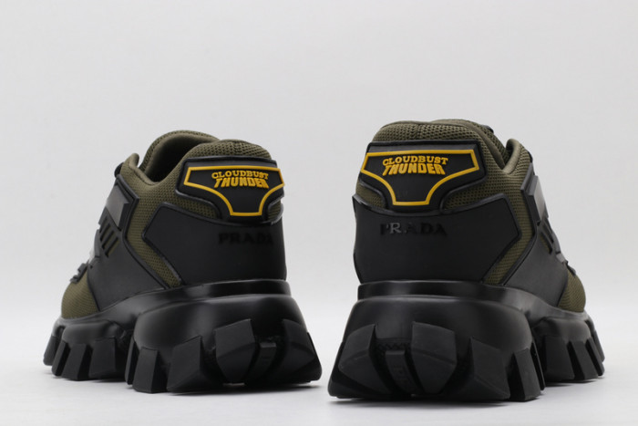 pra*a sneaker p021