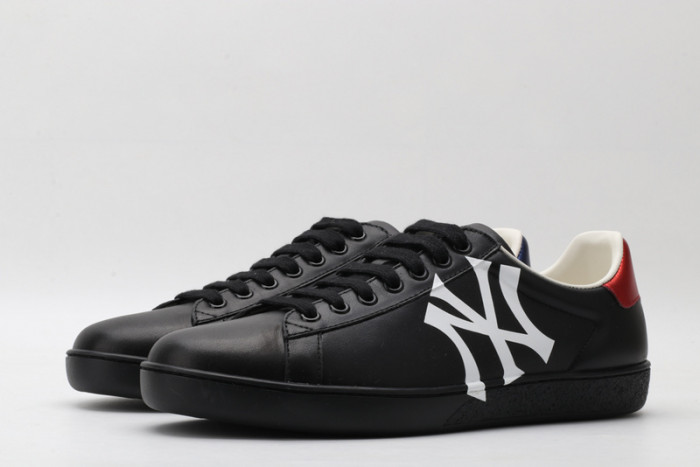g*u*i ace embroidered low-top sneaker g103