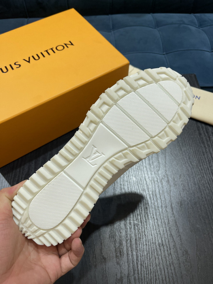 l0vt sneakers