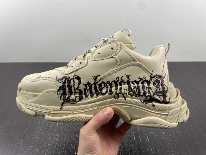 Ba*len*cia*ga triple s sneaker