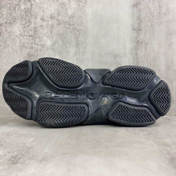 Ba*len*cia*ga Triple S SNEAKER