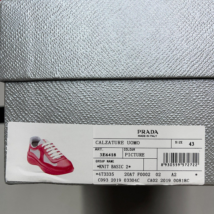 pra*a sneaker p076