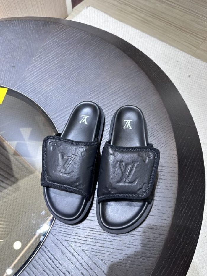 L0VT SANDALS