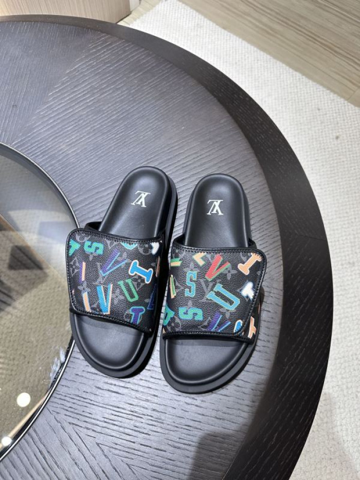 L0VT SANDALS