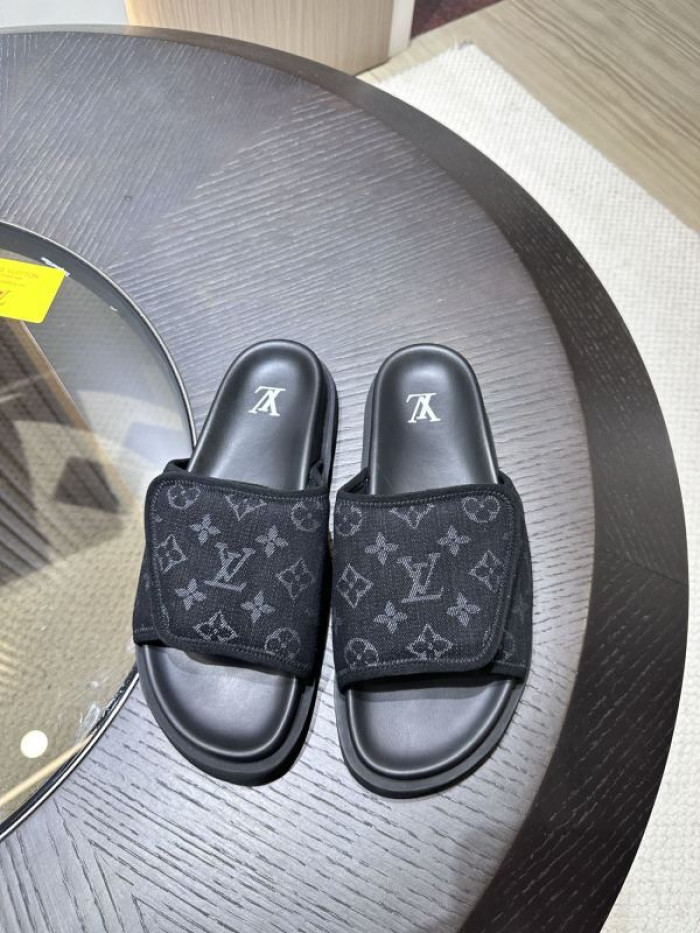 L0VT SANDALS