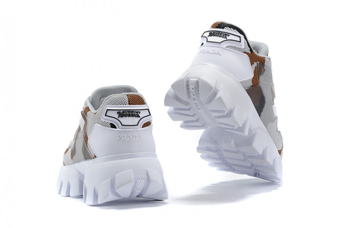 pra*a sneaker p005