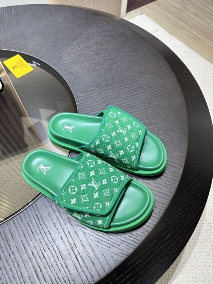 L0VT SANDALS